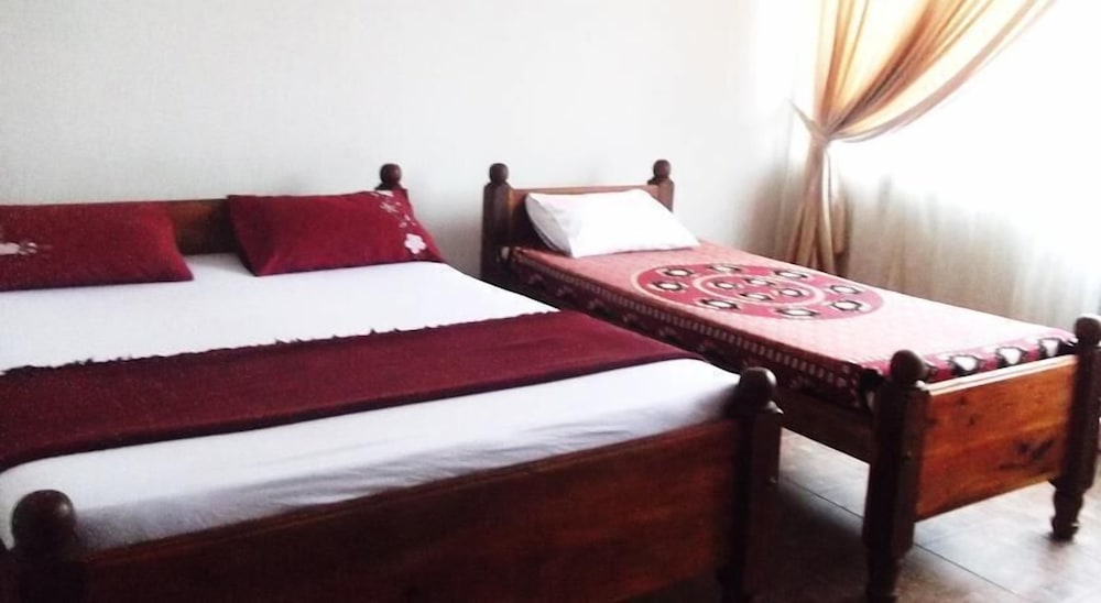 Фото Majestic Tourist Hotel