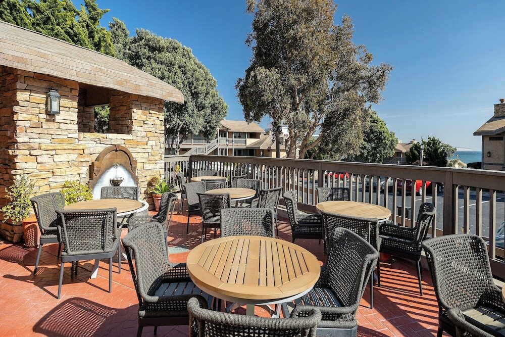 Фото Cottage Inn by The Sea