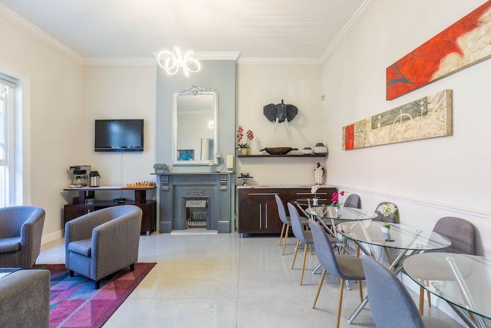 Фото 4 on Varneys Guest House