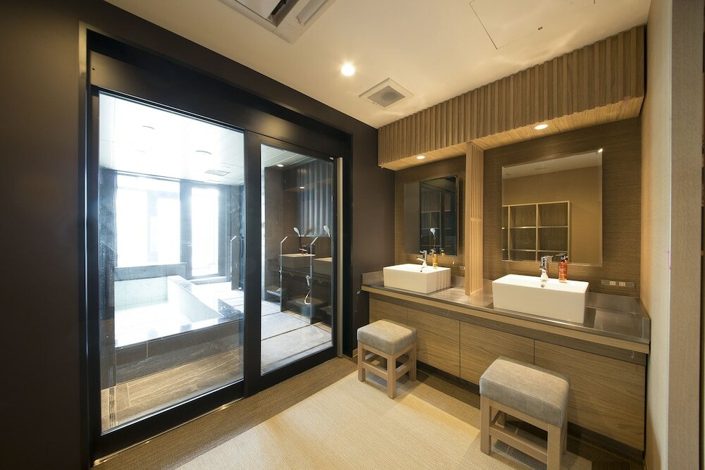 Фото Hotel Cargo Shinsaibashi