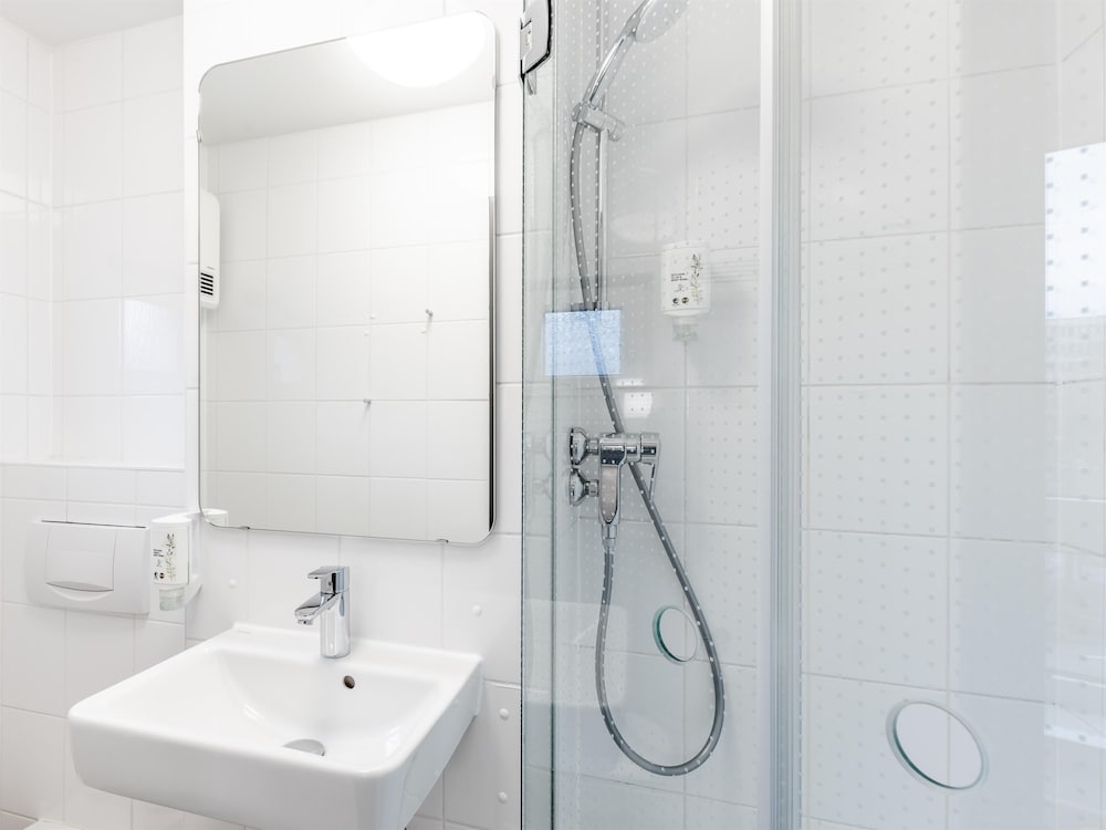 Фото B&B Hotel Aachen-Hbf