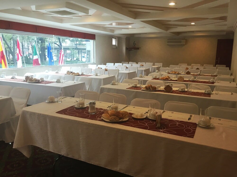 Фото Hotel Monaco Ciudad de Mexico