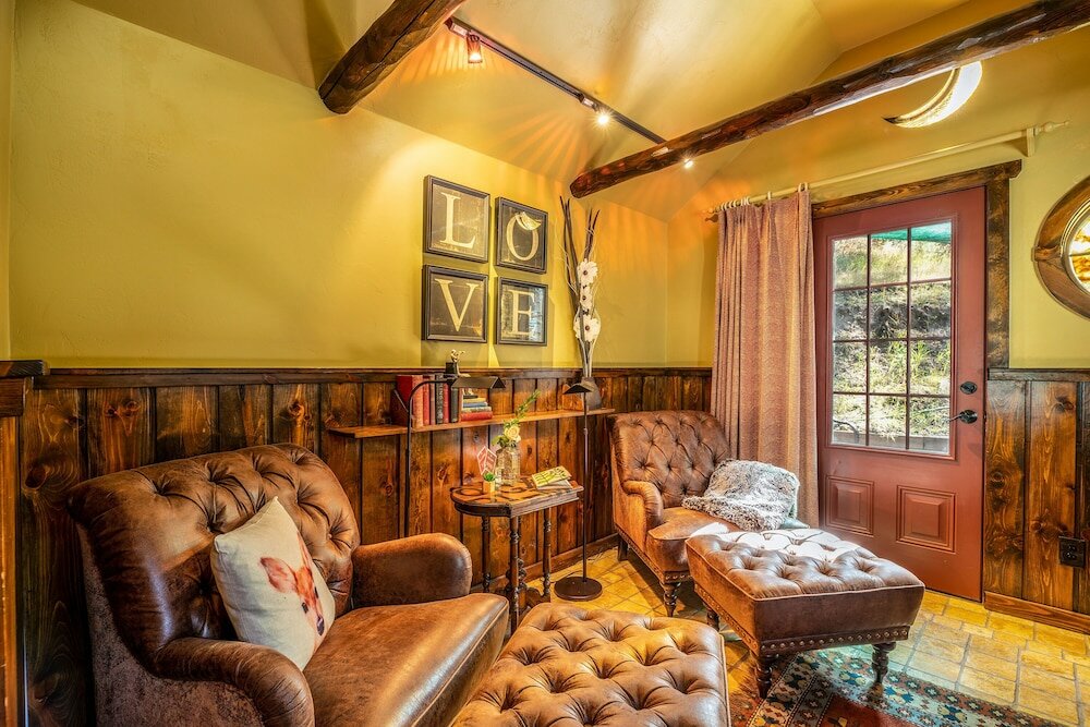 Фото Highland Haven Creekside Inn