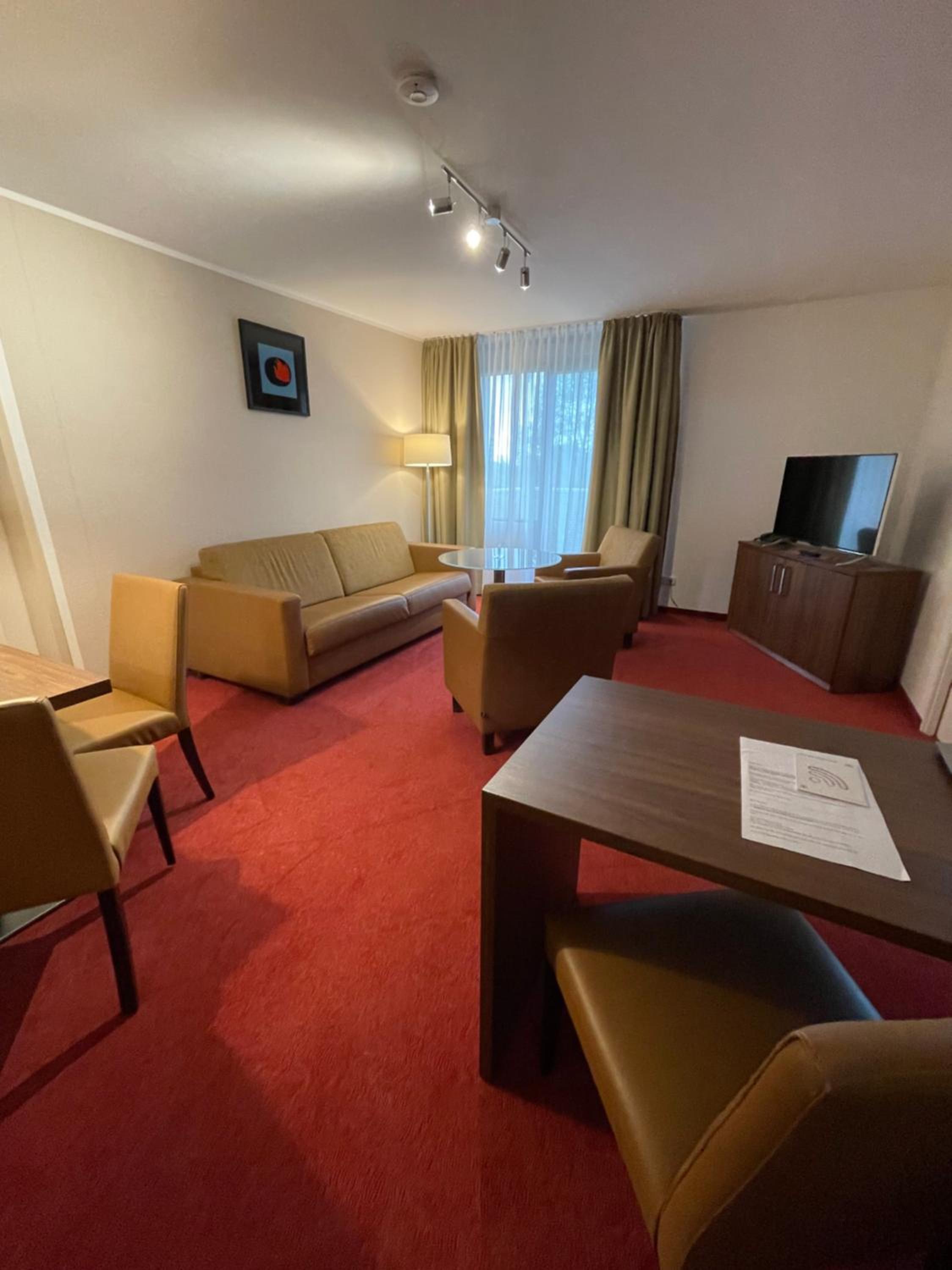 Фото Hotel Gästehaus Forum am Westkreuz