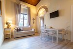 Duomo Apartments (Florence, Via dei Calzaiuoli, 11), short-term housing rental