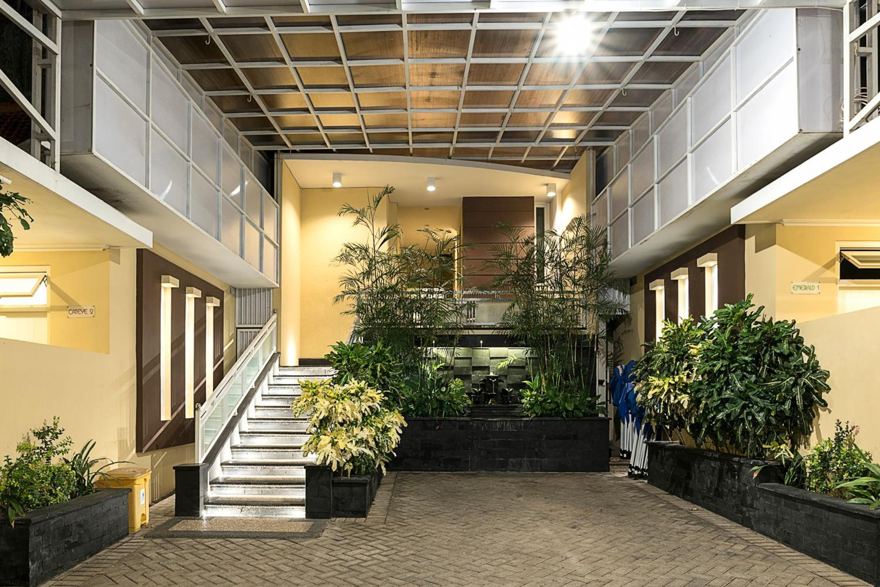 Фото Riverstone Hotel and Cottage