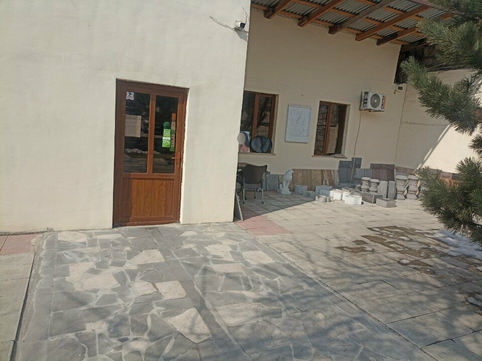 Production of tombstones Granit City, Yerevan, photo