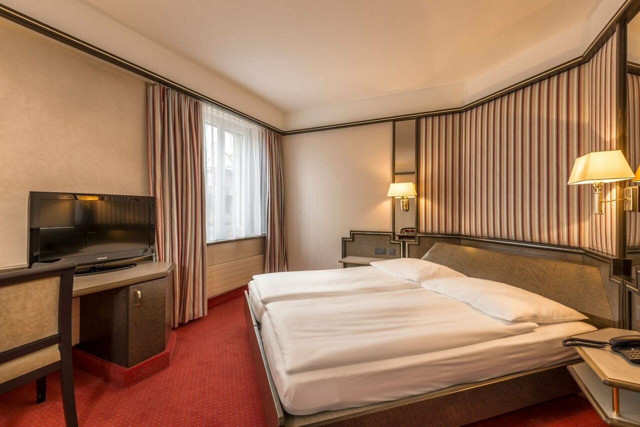 Фото отеля 2