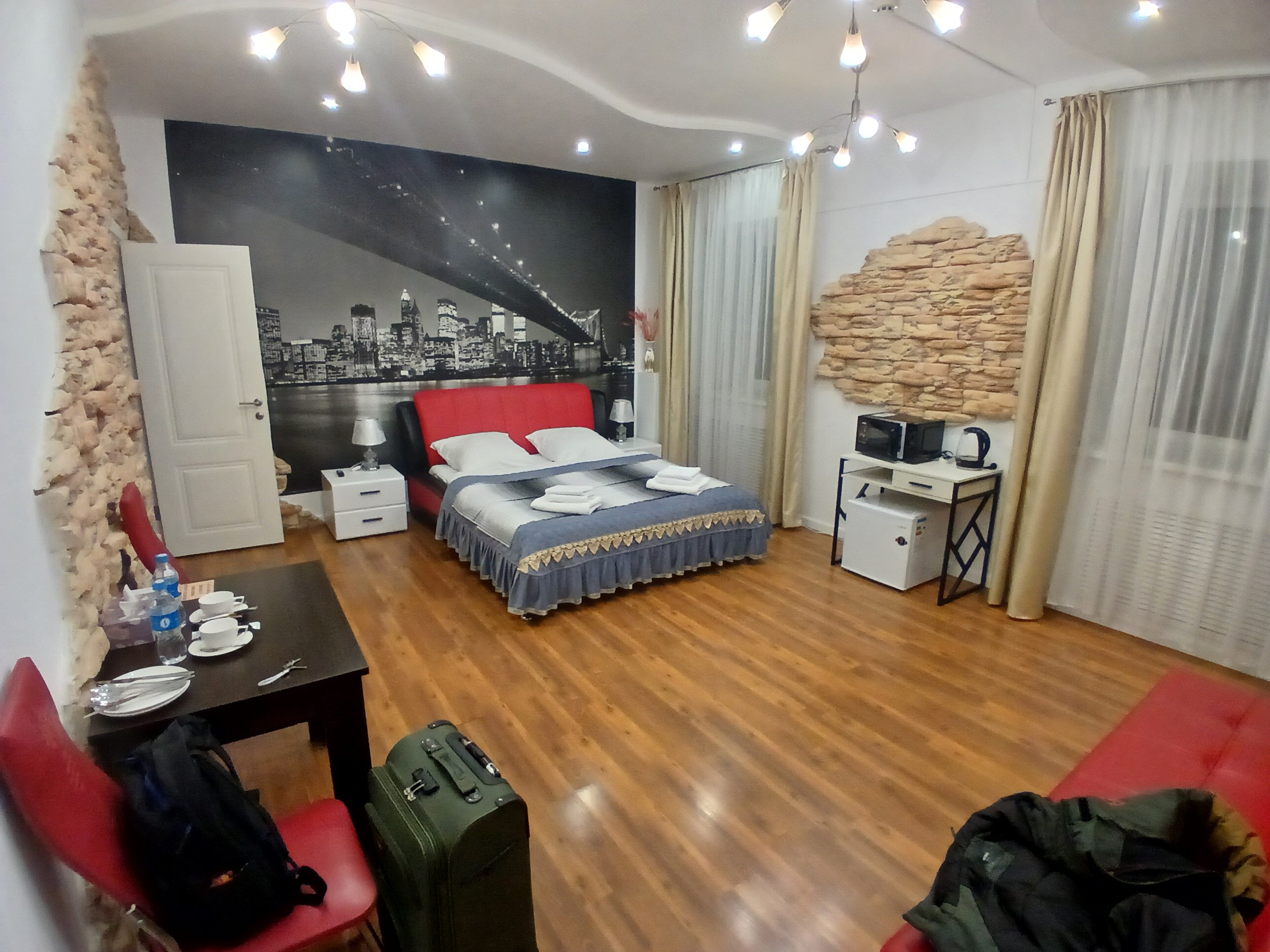 Фото отеля 1