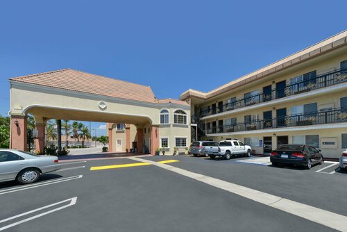 Гостиница Americas Best Value Inn & Suites El Monte Los Angeles в Эль Монте
