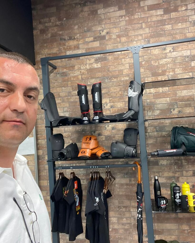 Магазин одежды Ozer Giyim, Маниса, фото