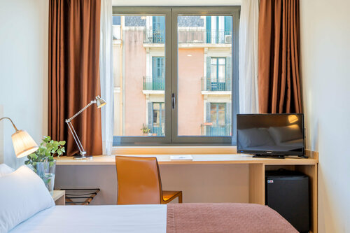 Гостиница Hotel Glories в Барселоне