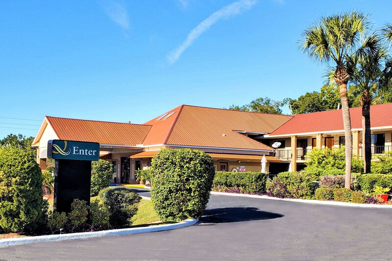 Гостиница Quality Inn near Manatee Springs State Park