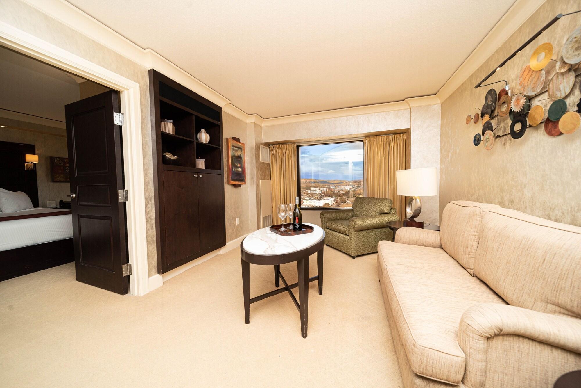 Фото Reno Suites