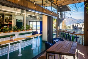 Гостиница Jucy Snooze Queenstown