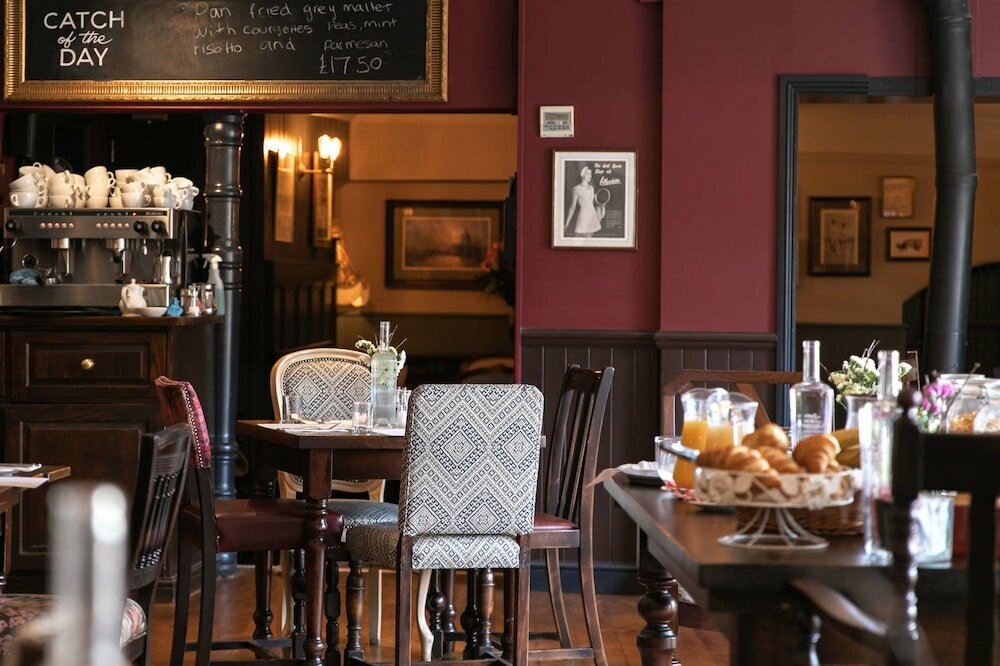 Фото The Rose & Crown Wimbledon