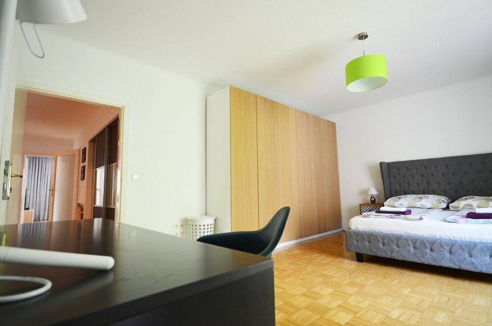 Фото Naschmarkt Premium in Your Vienna