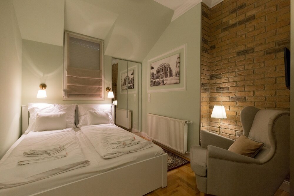 Фото Roland Apartments