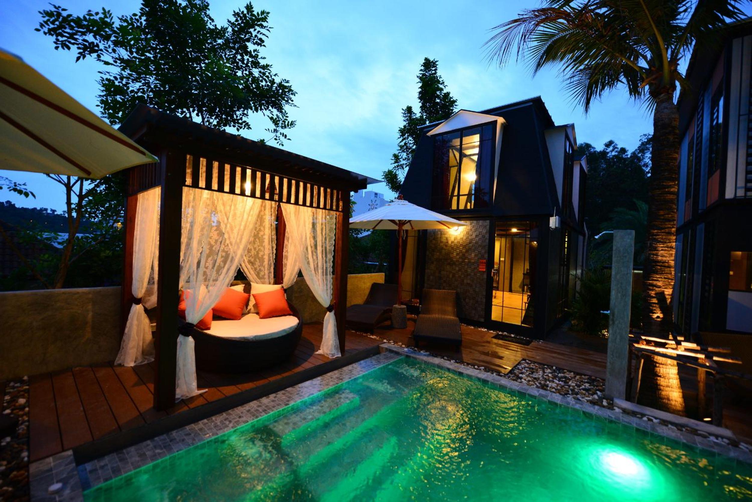 Фото Bukit Pool Villas