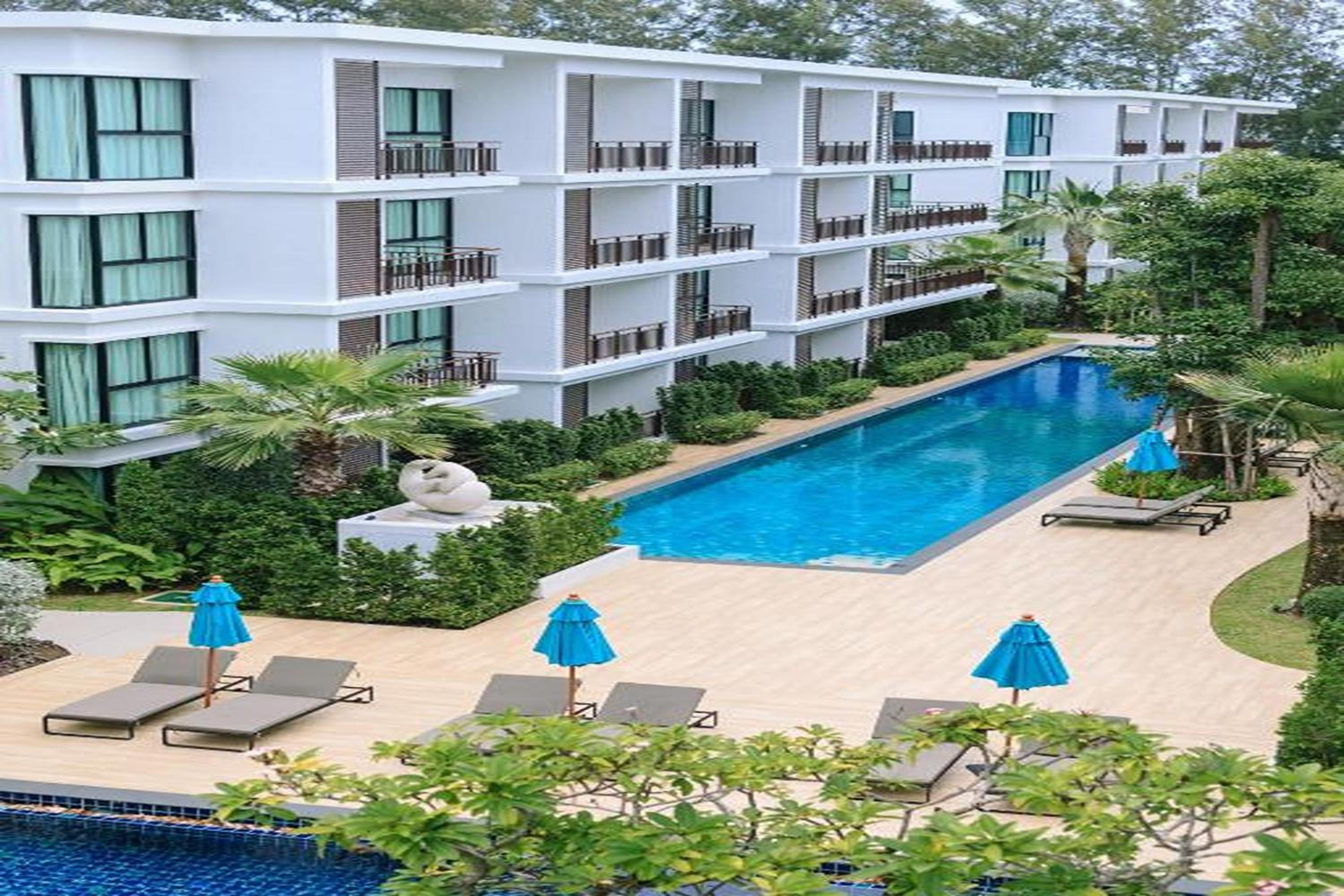 Фото The Title Beach Front