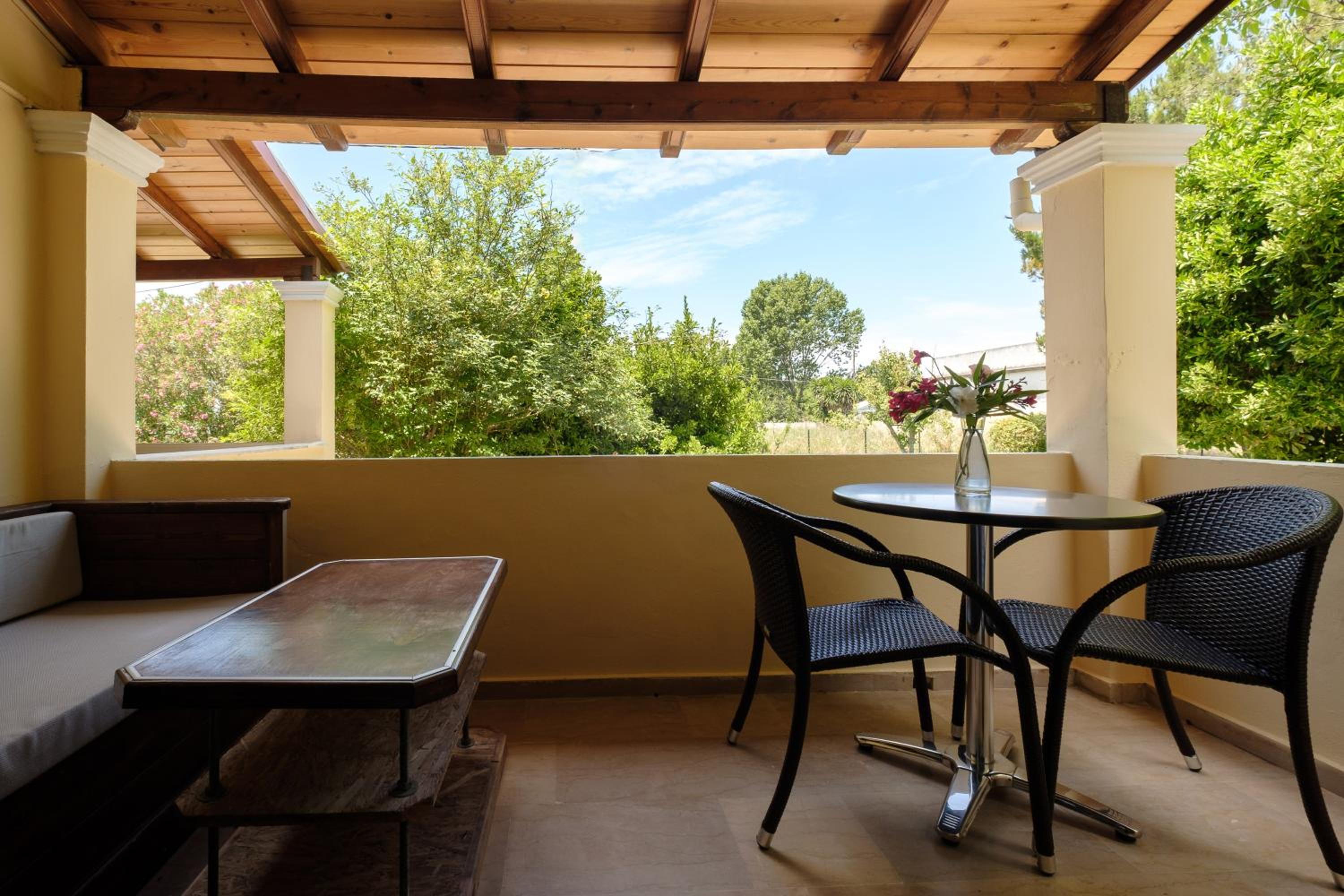 Фото Erifili Apartments