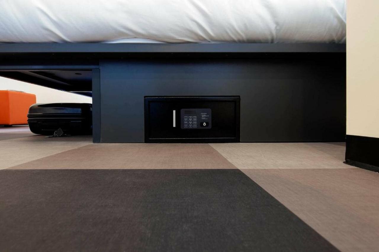 Фото EasyHotel Maastricht City Centre