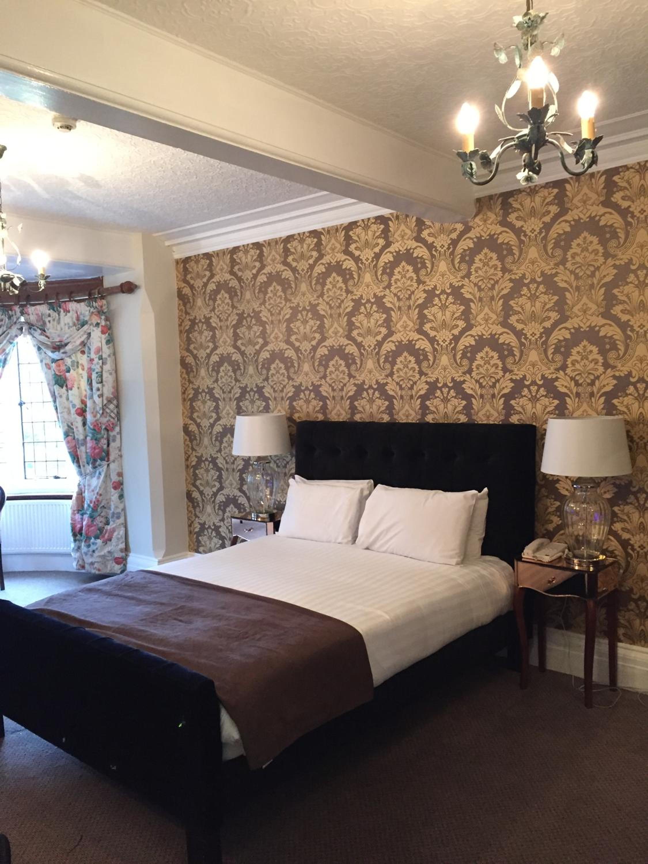 Фото Risley Hall Hotel