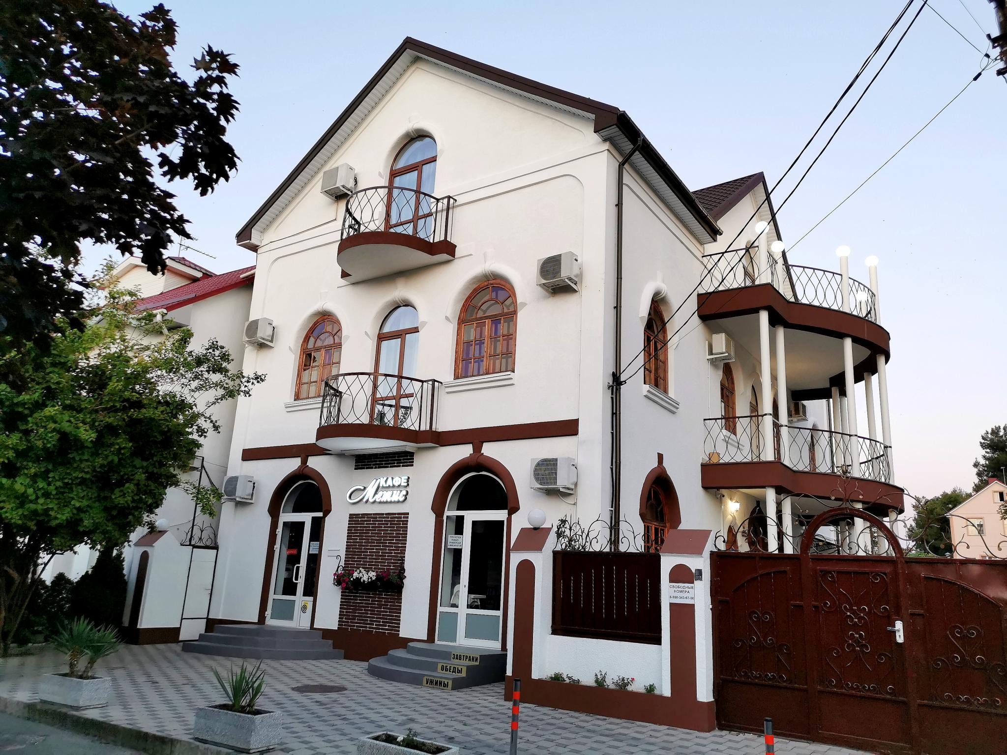 Фото отеля 1