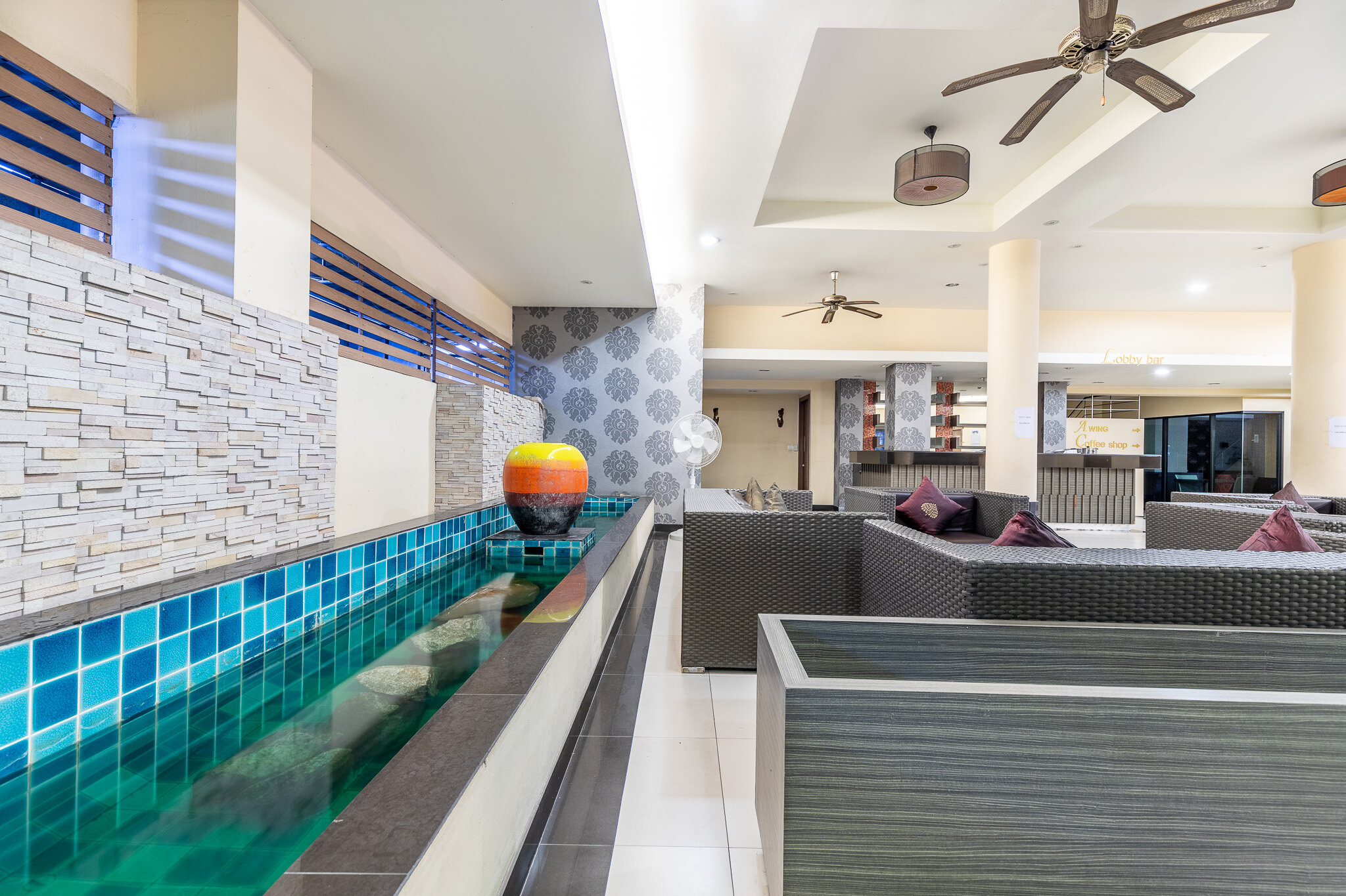 Фото Eastiny Place Hotel