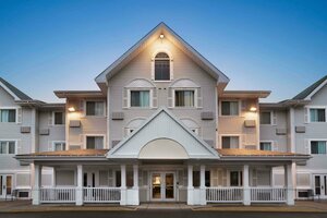 Гостиница Travelodge Suites by Wyndham Moncton