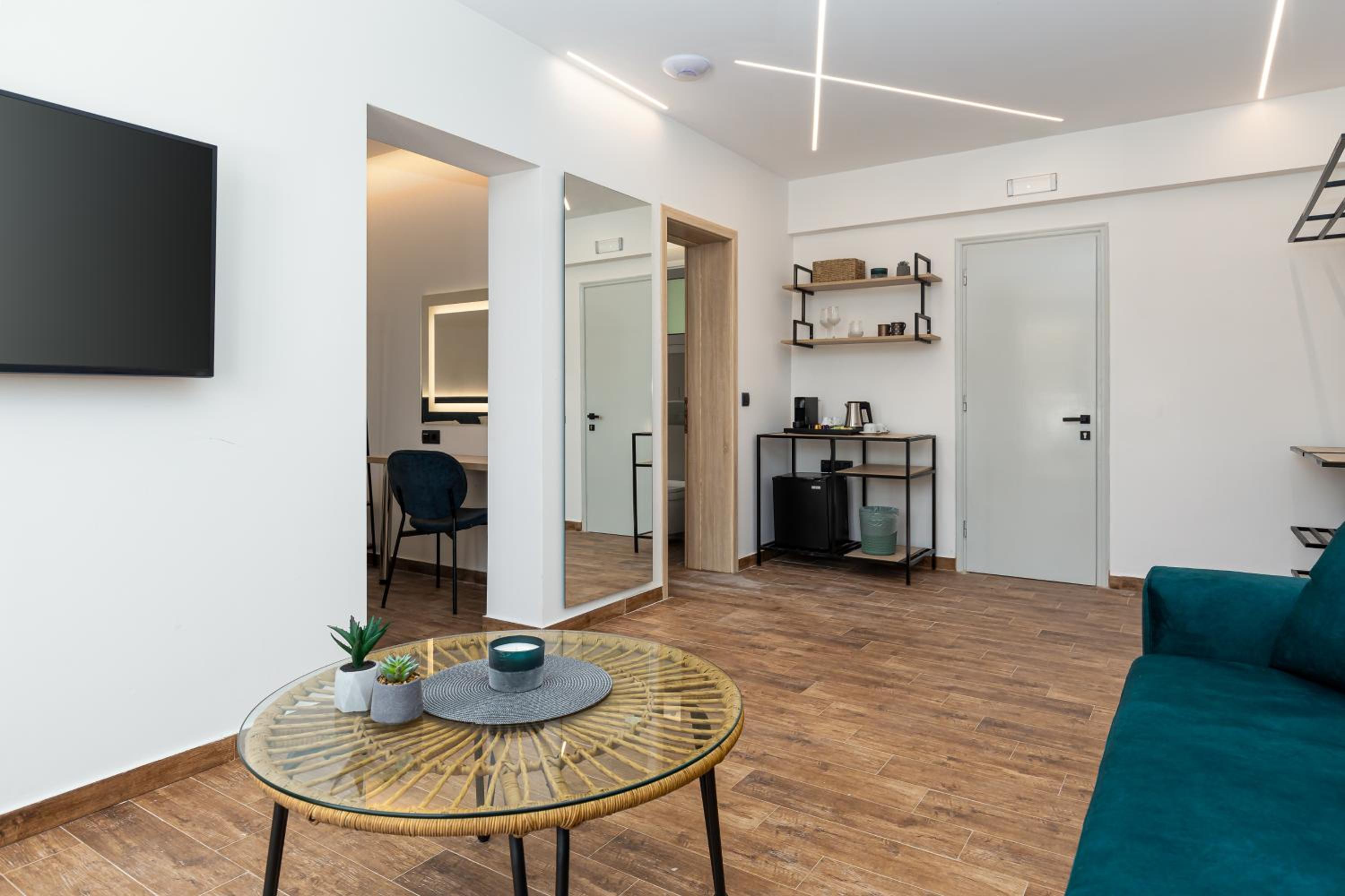 Фото Sirocco Hotel