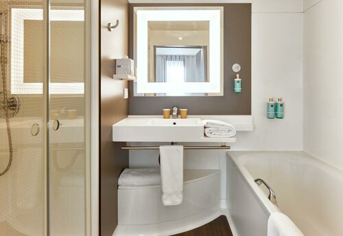 Гостиница B&b Hotel Rueil Malmaison Gare в Нантере