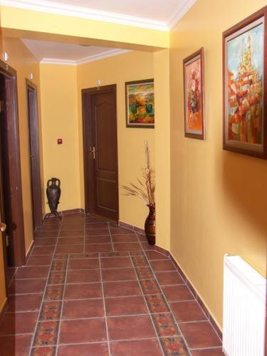 Фото Family Hotel Silvestar