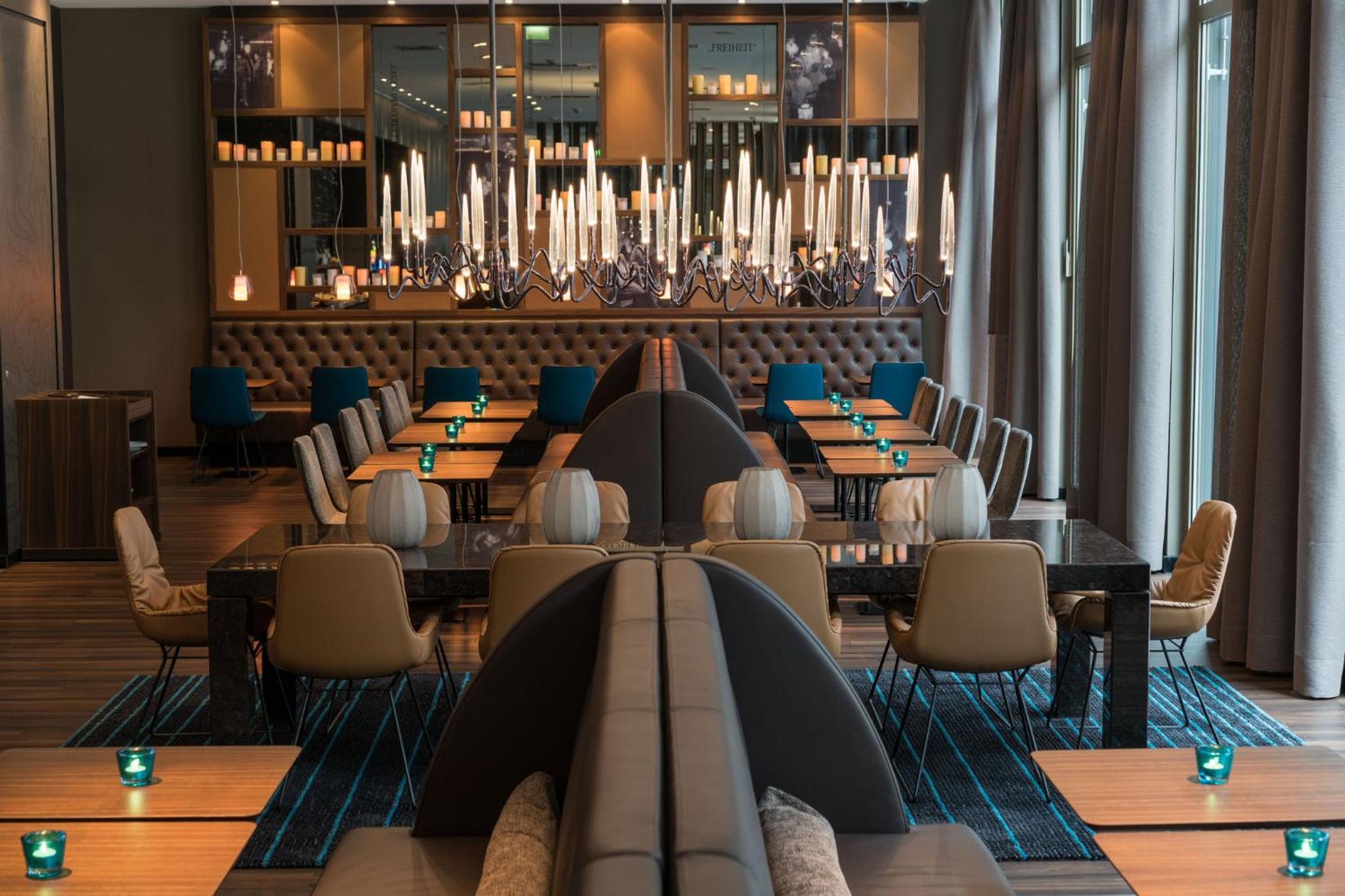 Фото Motel One Leipzig - Nikolaikirche