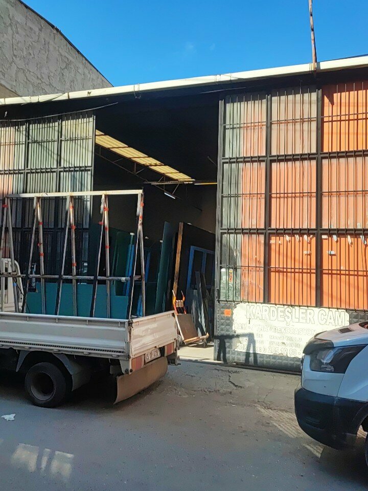 Glass workshop Brothers Glass, Izmir, photo