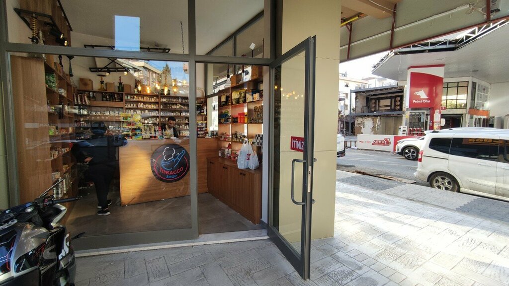 Tobacco and smoking accessories shop Tabacoss, Istanbul, photo