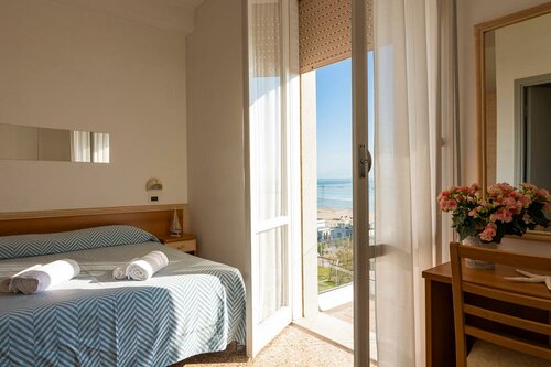 Гостиница Hotel Atlas B&b в Чезенатико