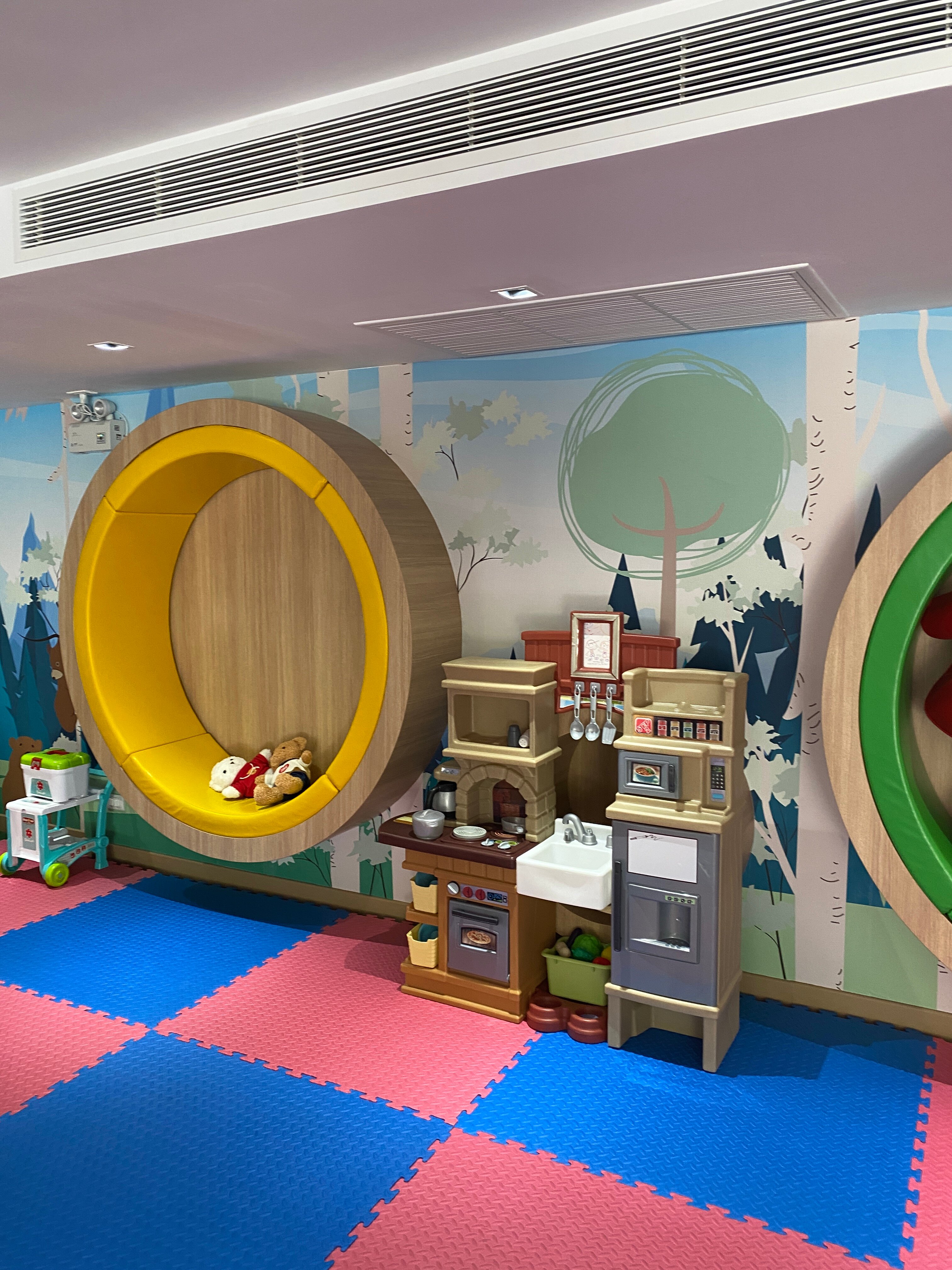 Фото Courtyard by Marriott Phuket Patong Beach Resort