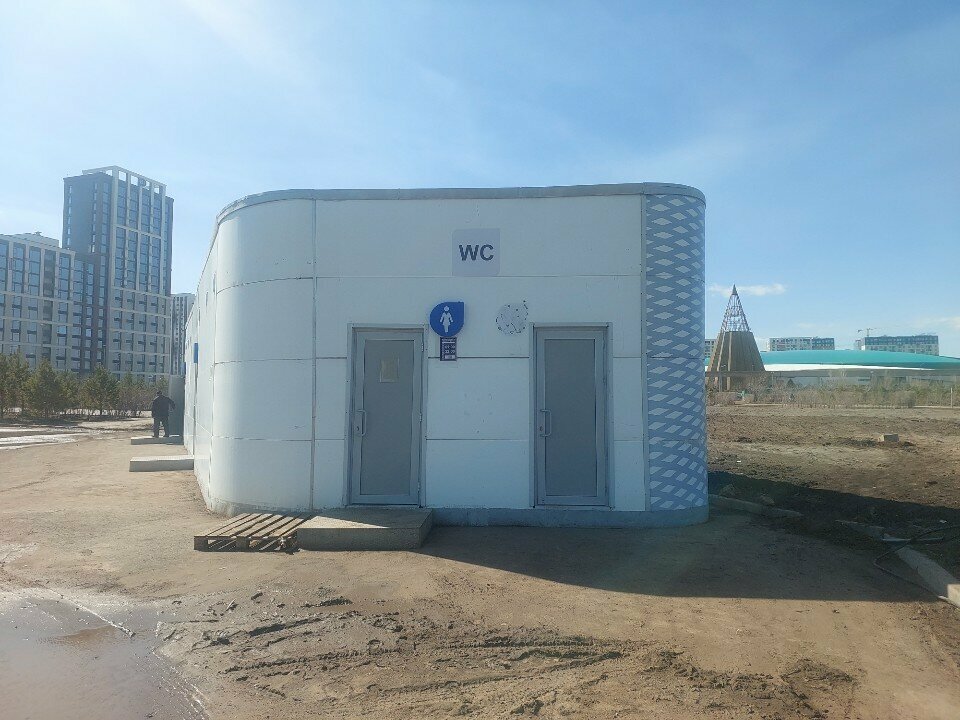 حمام عام Public bathroom ، أستانا، صورة