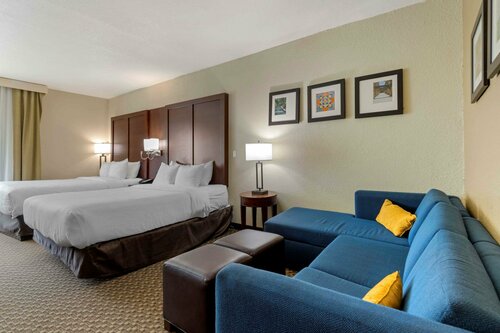 Гостиница Comfort Inn and Suites Near Six Flags and Medical Center в Сан-Антонио