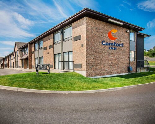 Внешний вид отеля Comfort Inn Edmundston в Парафии Мадаваске, фото 1