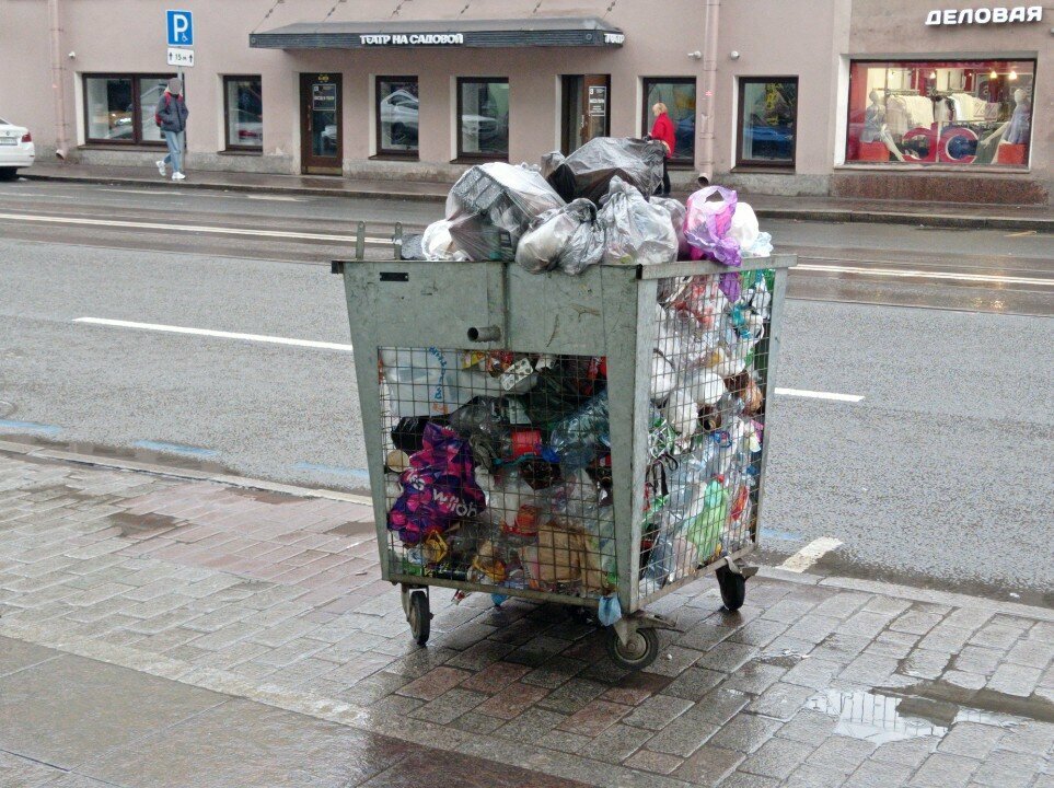 Waste sorting Пункт приема пластика, металла, Saint Petersburg, photo