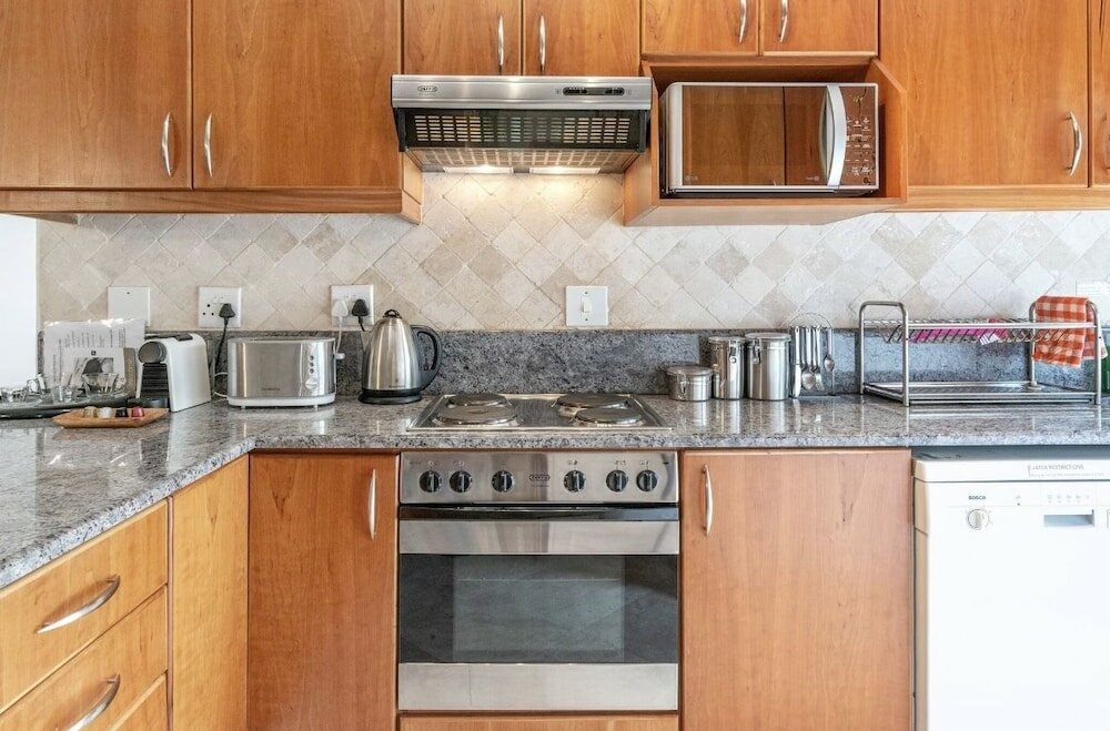 Фото Bantry Beach Luxury Suites