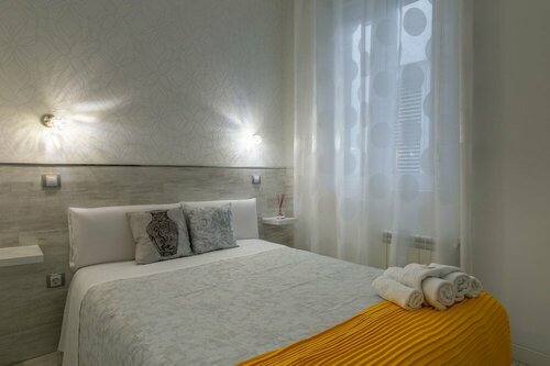 Гостиница Hostal Met Madrid в Мадриде
