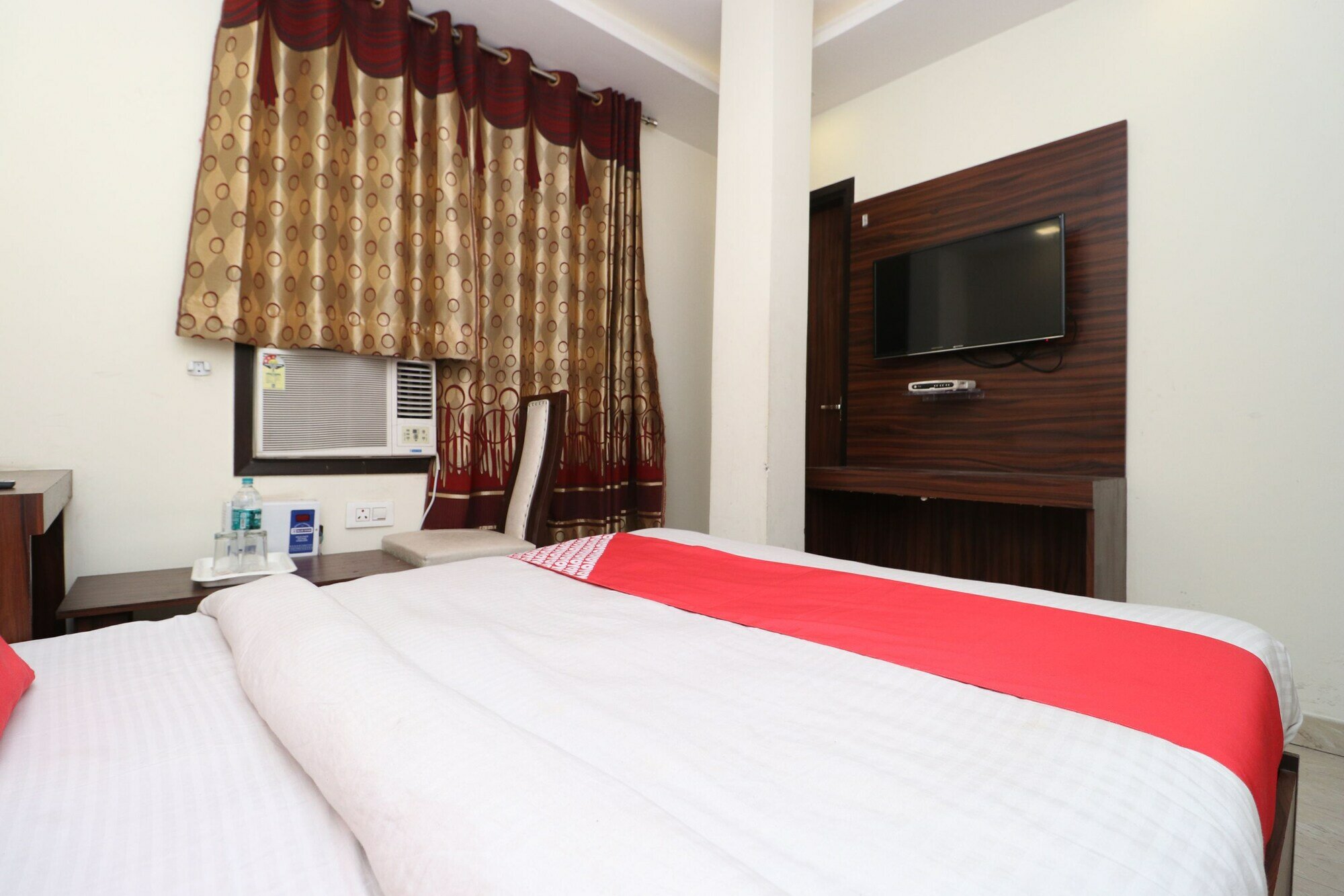 Фото Oyo 28646 Hotel Golden Heart