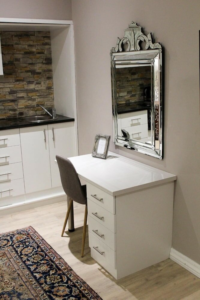 Фото A Queenslin Guesthouse