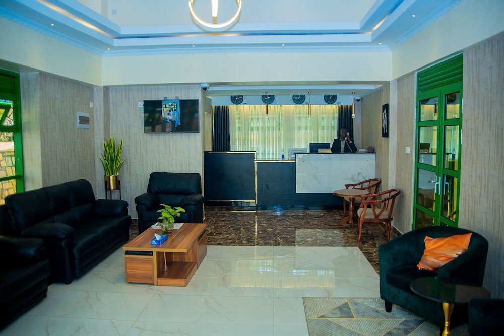 Фото Highlands Suites Hotel