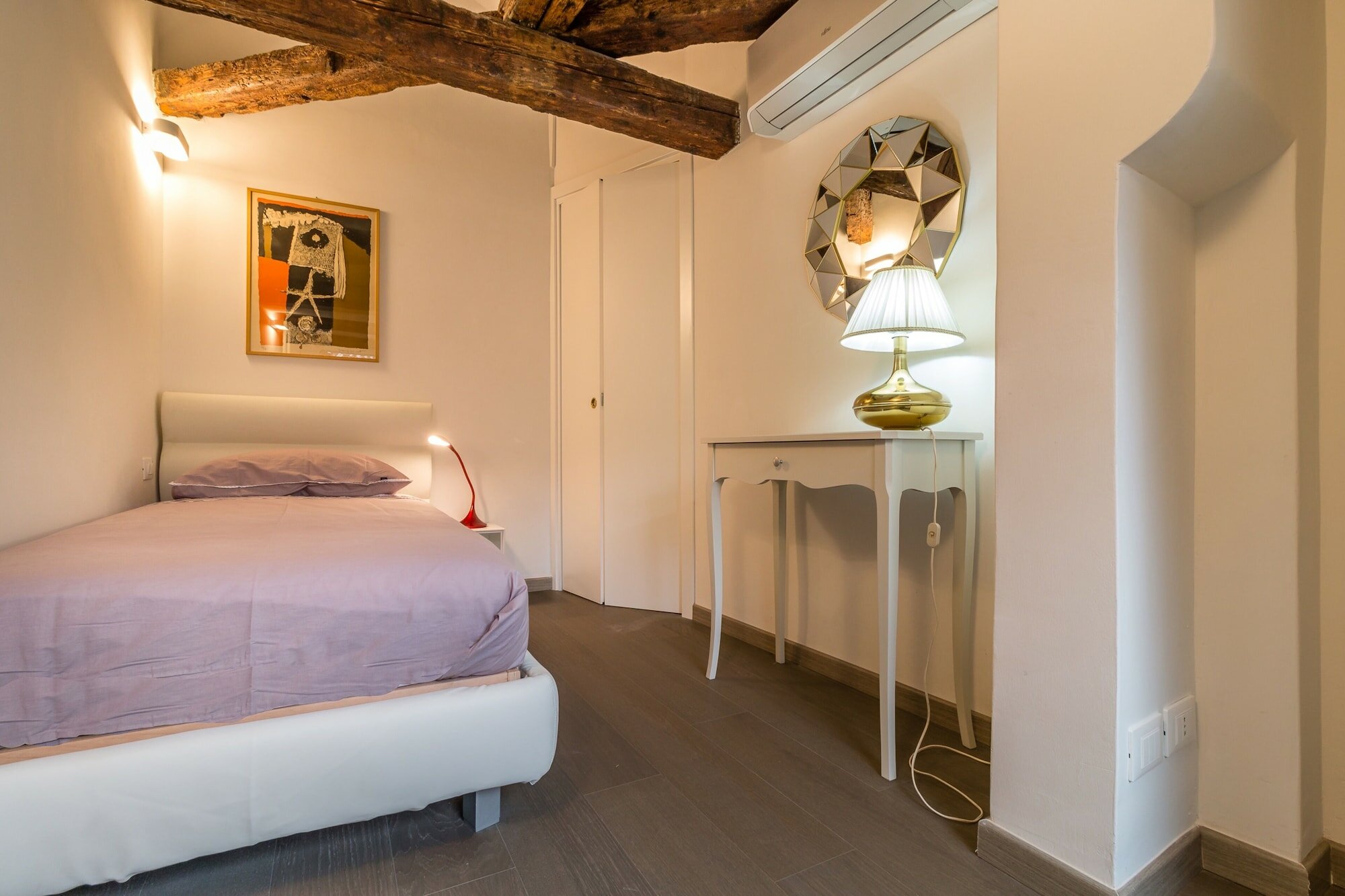 Фото Saint Mark's Basilica in 200 meters