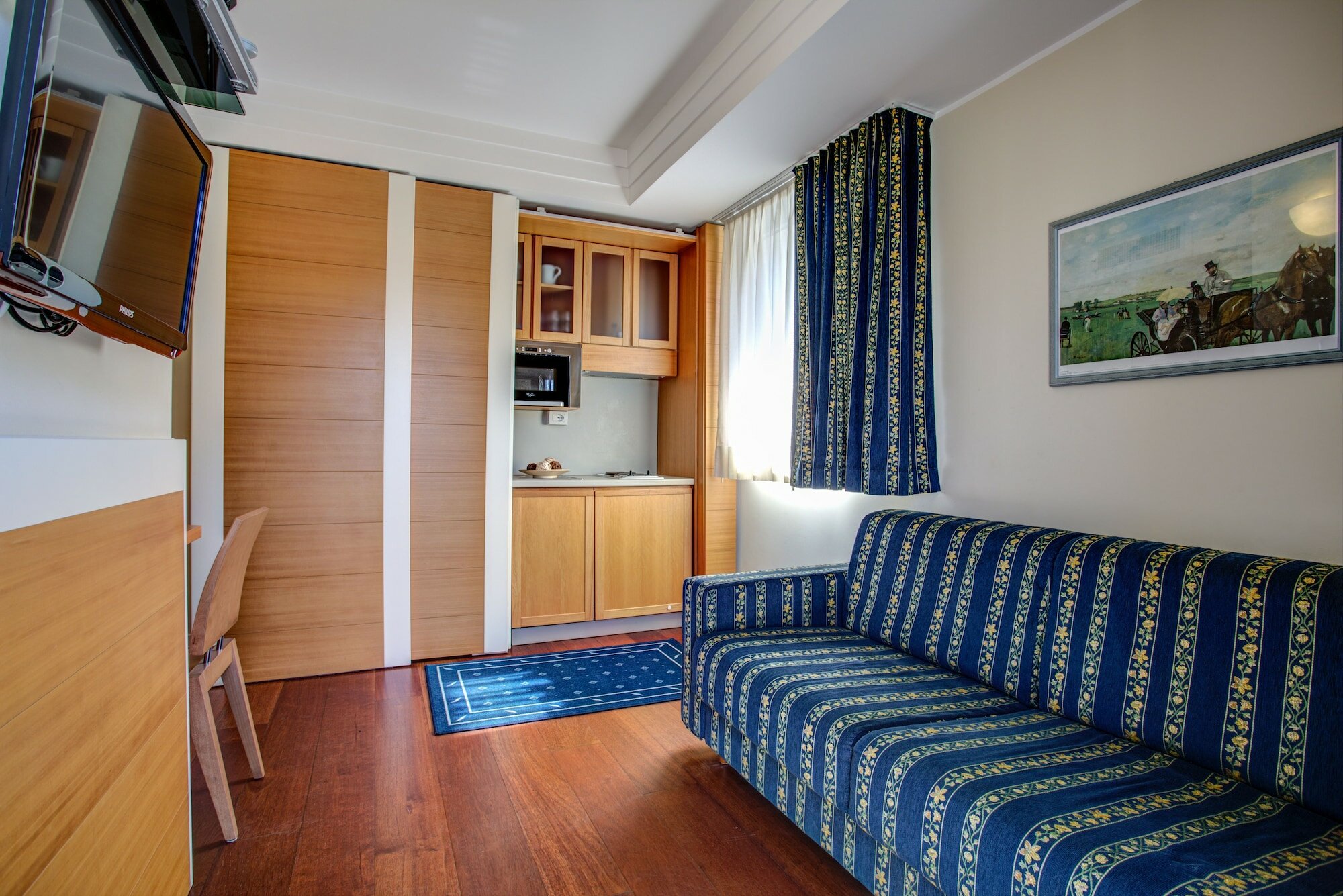 Фото Aparthotel England