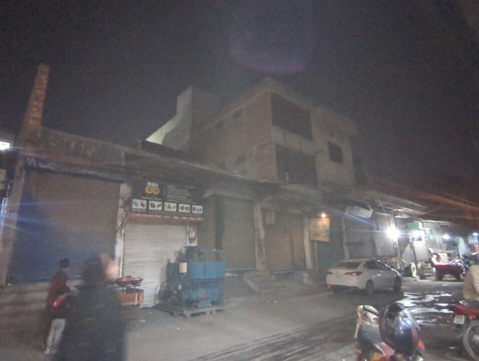 Auto parts and auto goods store Shah and Brothers, Lahore, photo